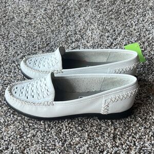 Mootsies Tootsies Women's White Loafers Size 5.5 value~45$